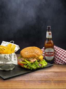 Entre Panes: qué buena está una hamburguesa con una Mahou